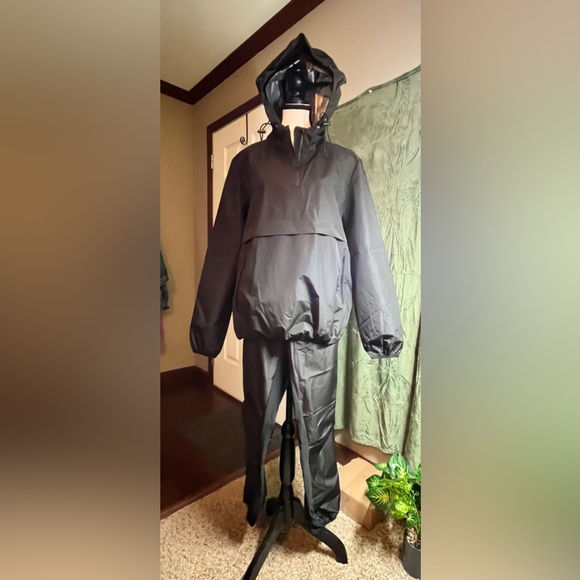 Black Nylon 2Pc. Sauna/Workout Suit Brand New Never Worn - Picture 7 of 15